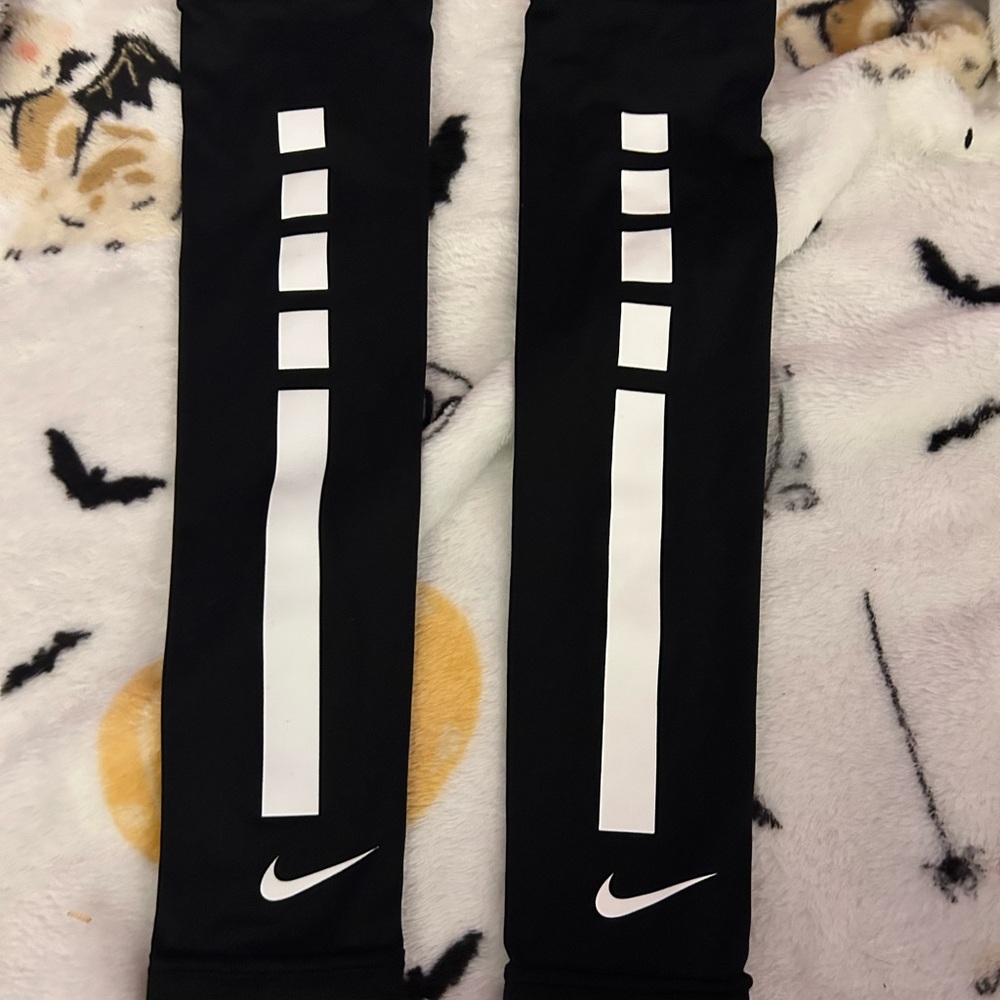 Nike Pro Elite Arm Sleeves for girls, Size S, good for volleyball 🏐